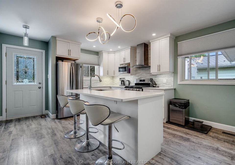 14-greenbriar-trail-wallaceburg-ontario-26014578