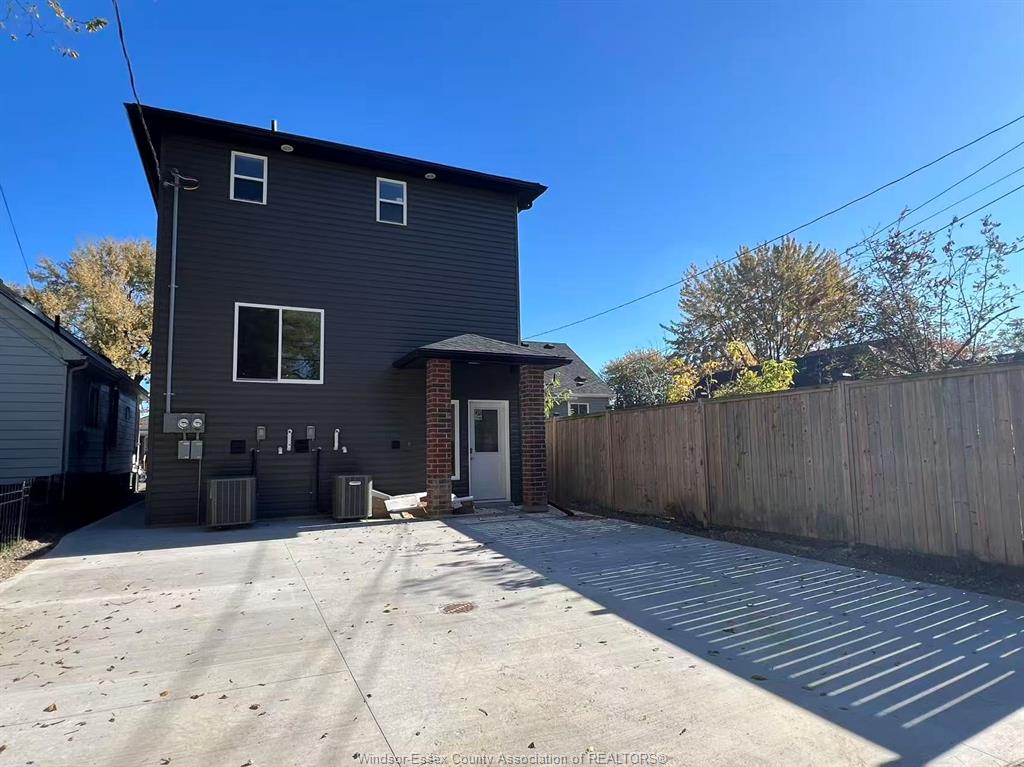 917-mckay-avenue-windsor-ontario-26014591