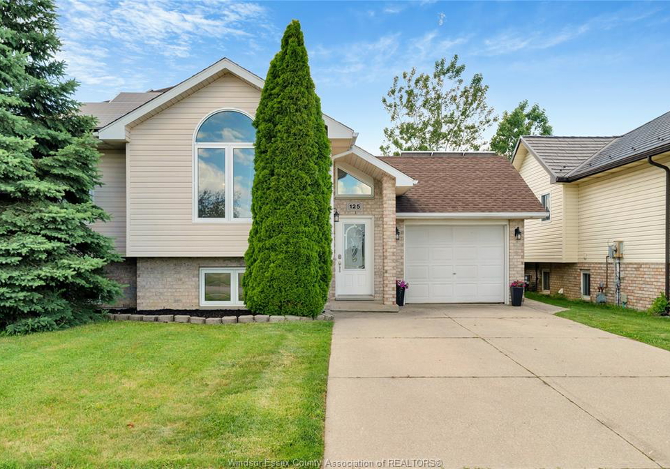 125-queen-street-south-tilbury-ontario-26014603