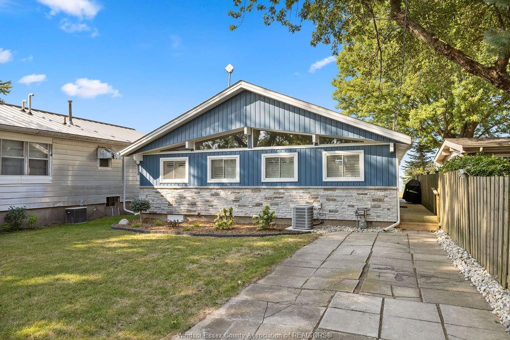 1680-caille-lakeshore-ontario-26014634