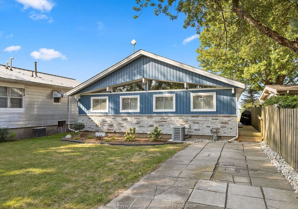 1680-caille-lakeshore-ontario-26014634