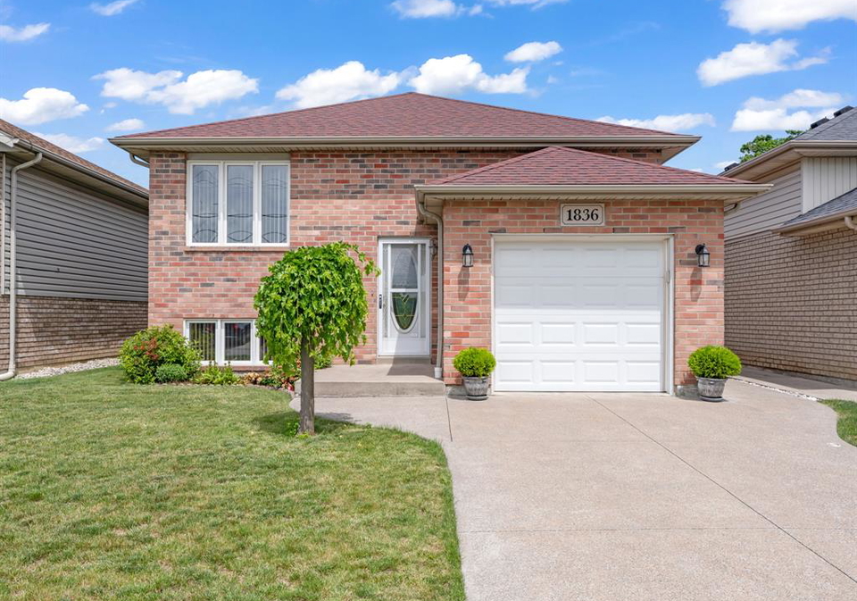 1836-shepherd-windsor-ontario-26014643