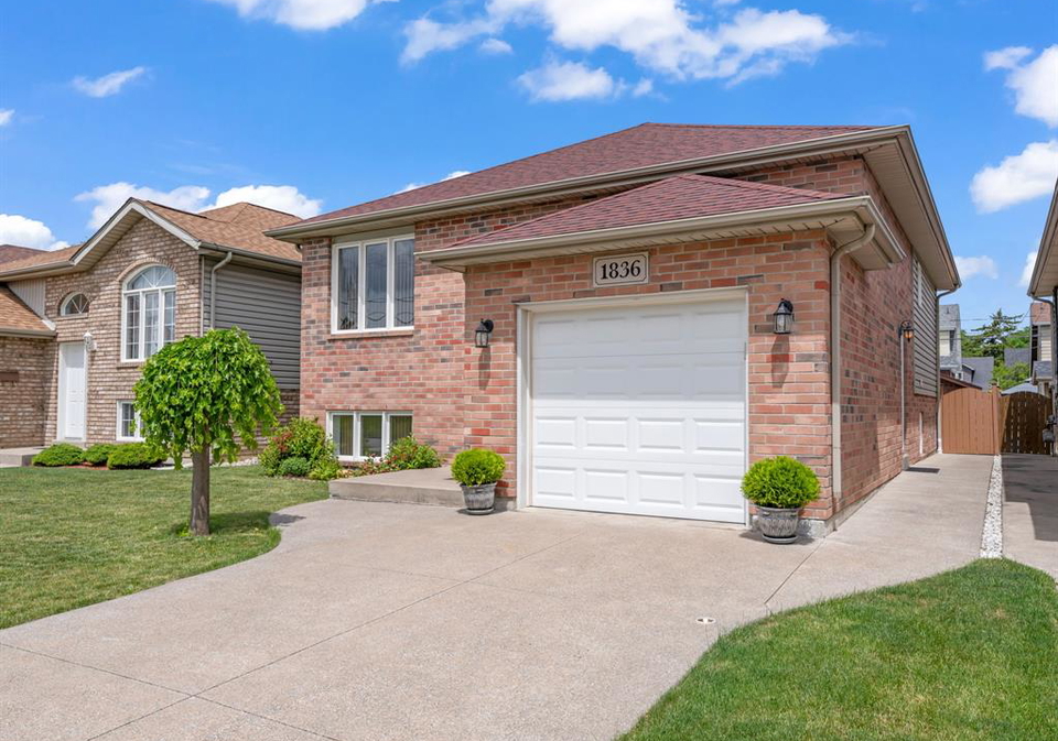 1836-shepherd-windsor-ontario-26014643