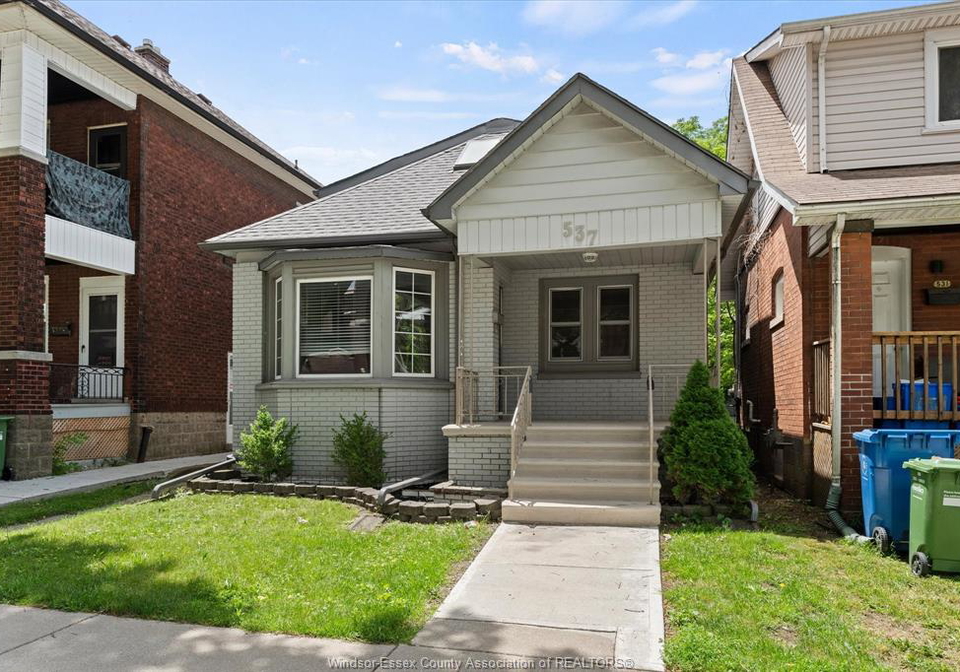 537-mcewan-avenue-windsor-ontario-26014649