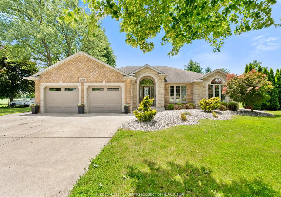 1056-martin-lane-lasalle-ontario-26014667