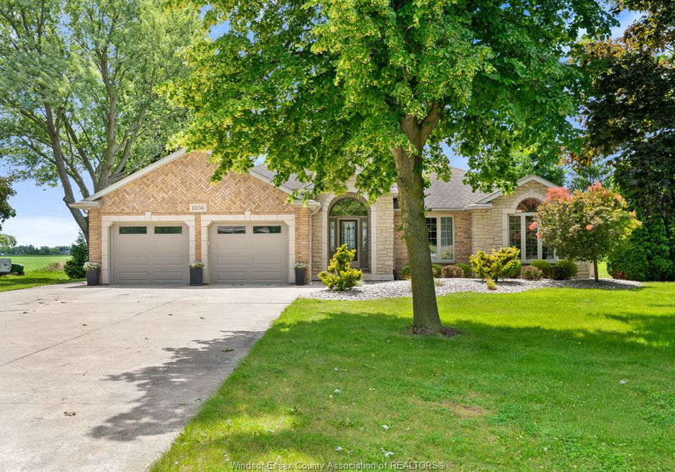 1056-martin-lane-lasalle-ontario-26014667