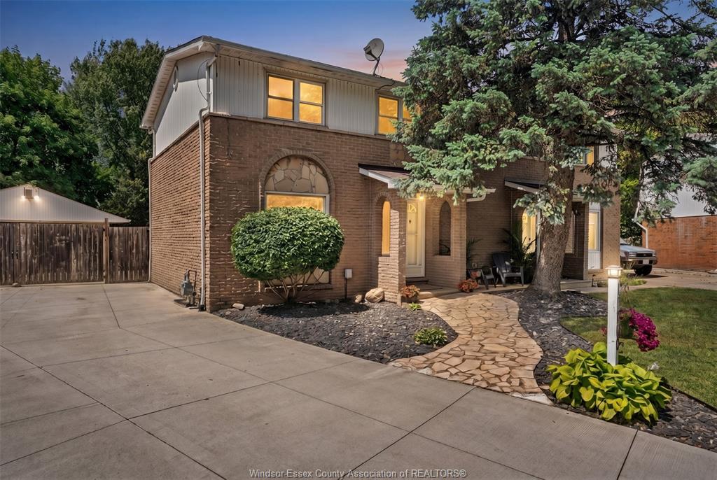 10700-atwater-crescent-windsor-ontario-26014697