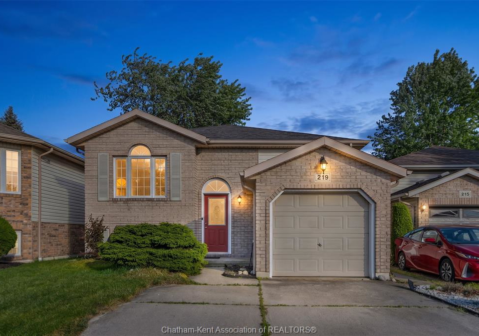 219-greenfield-lane-chatham-ontario-26014723