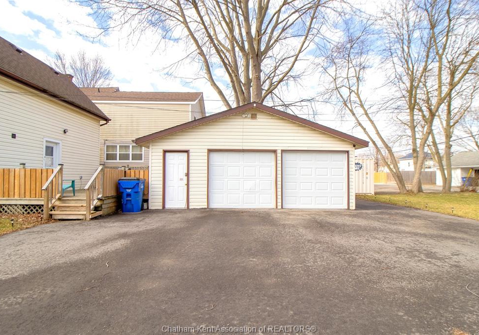 53-selkirk-street-chatham-ontario-26014729