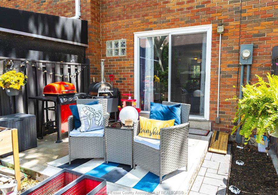 8418-little-river-boulevard-windsor-ontario-26014737