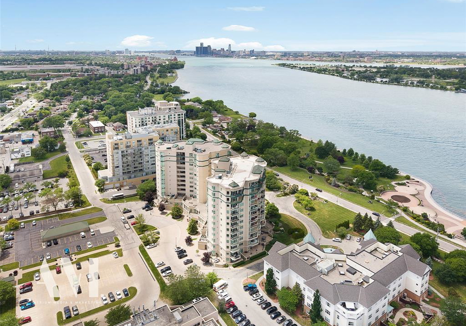 4955-riverside-drive-windsor-ontario-26014740