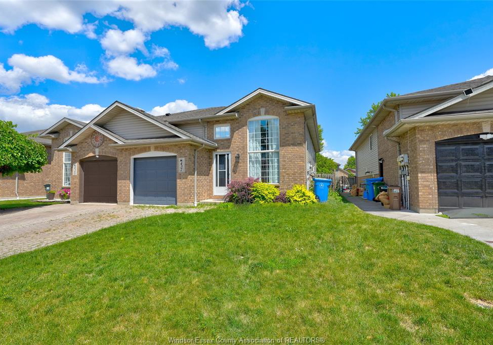 437-merrill-avenue-lasalle-ontario-26014748