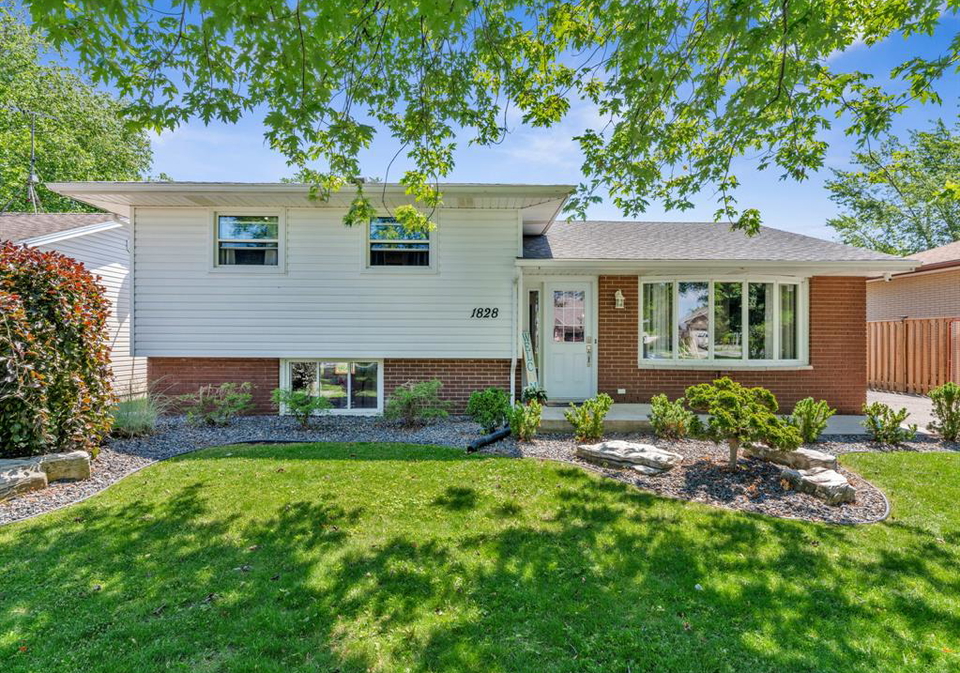 1828-service-road-kingsville-ontario-26014753
