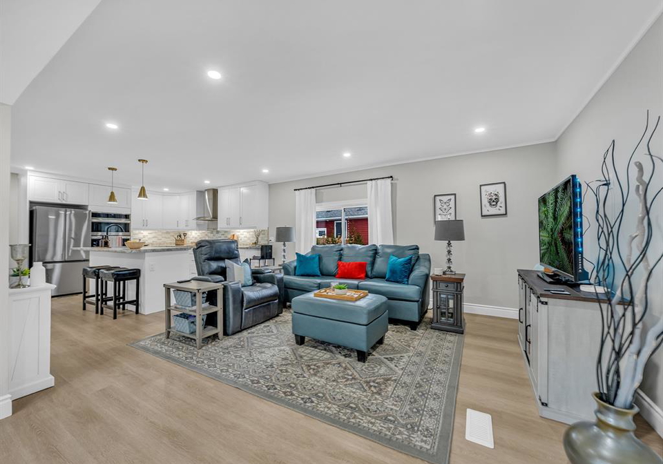 25-parkside-mcgregor-ontario-26014755