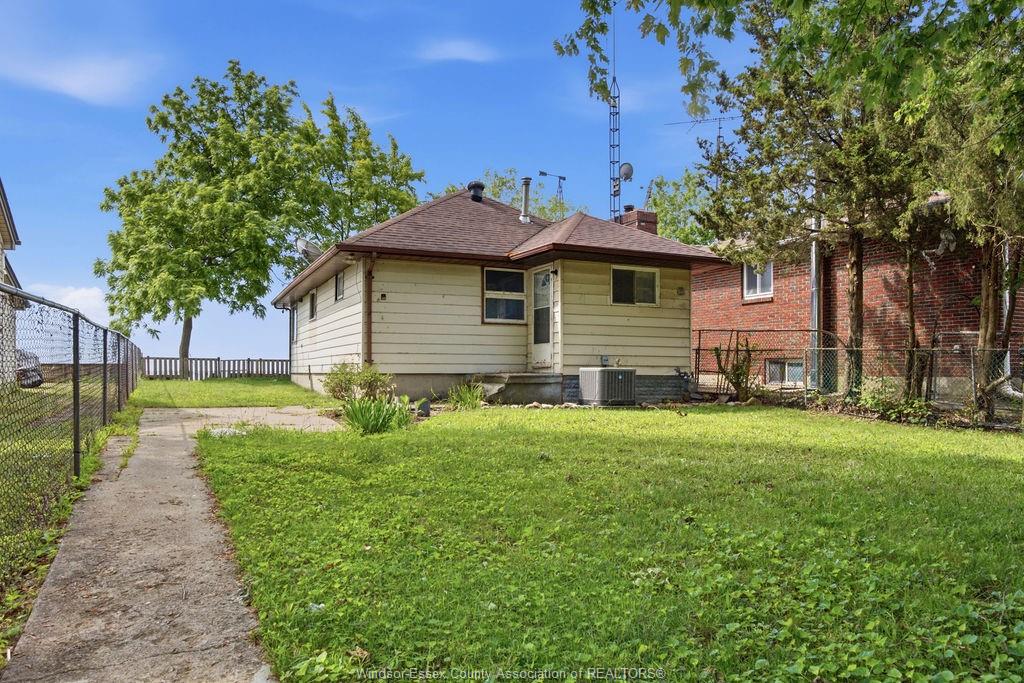 1437-heritage-road-kingsville-ontario-26014757