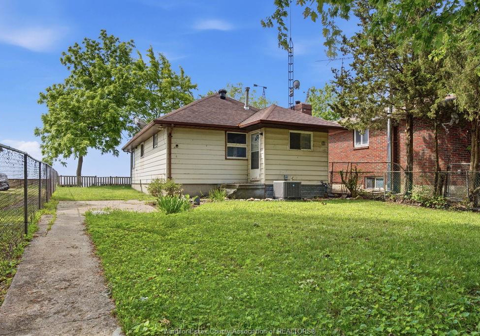 1437-heritage-road-kingsville-ontario-26014757