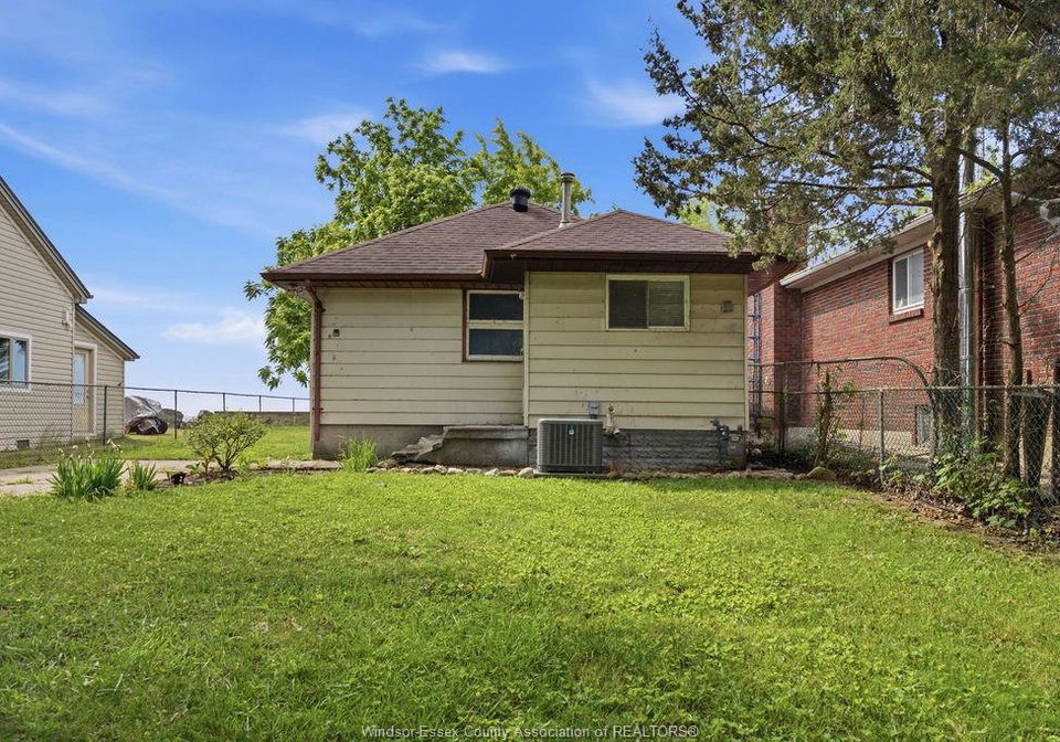 1437-heritage-road-kingsville-ontario-26014757