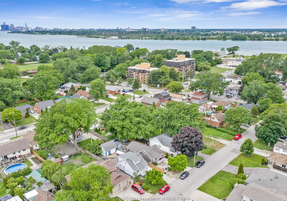 345-frank-avenue-windsor-ontario-26014758