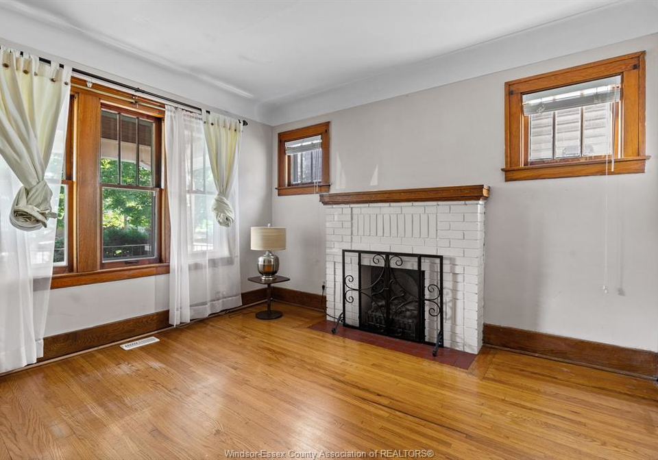 703-randolph-windsor-ontario-26014760