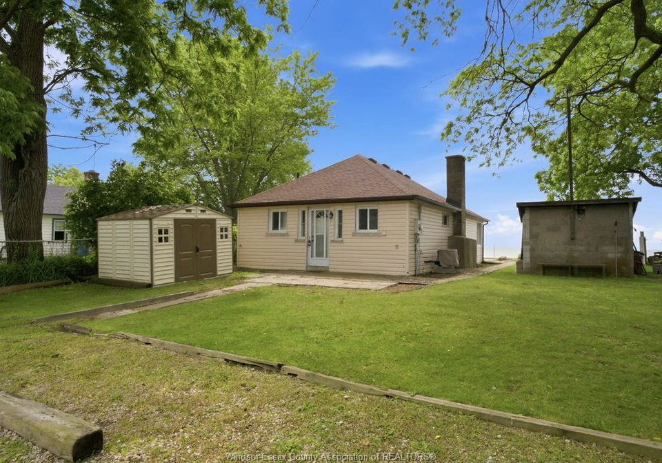 1455-1457-heritage-road-kingsville-ontario-26014769