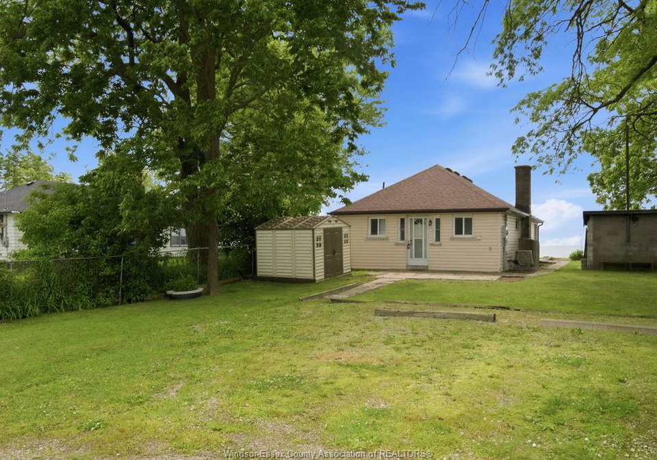1455-1457-heritage-road-kingsville-ontario-26014769