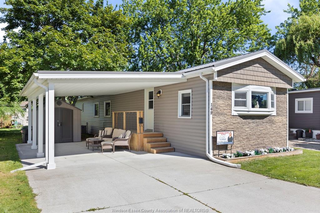 149-dana-essex-ontario-26014792