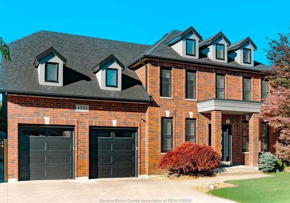 1235-maple-lasalle-ontario-26014810
