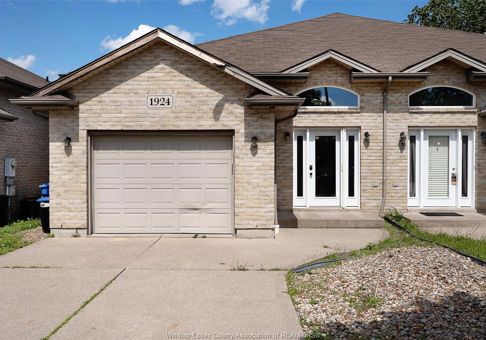 1924-northway-avenue-windsor-ontario-26014815