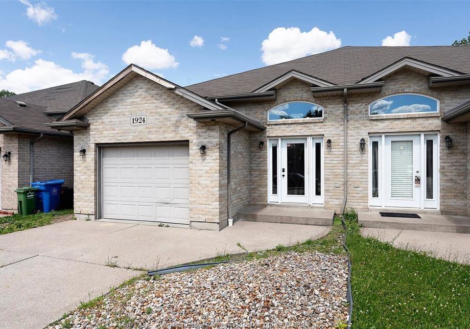 1924-northway-avenue-windsor-ontario-26014815