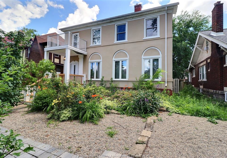 956-victoria-windsor-ontario-26014833