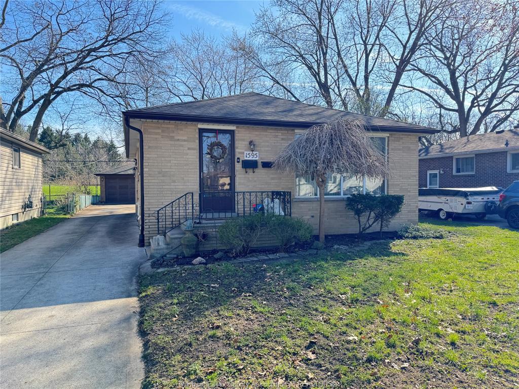 1595-sun-valley-windsor-ontario-26014840