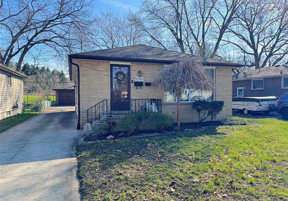 1595-sun-valley-windsor-ontario-26014840