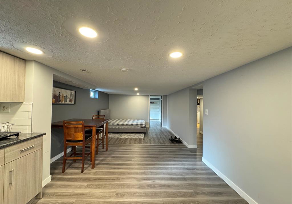 1595-sun-valley-windsor-ontario-26014840