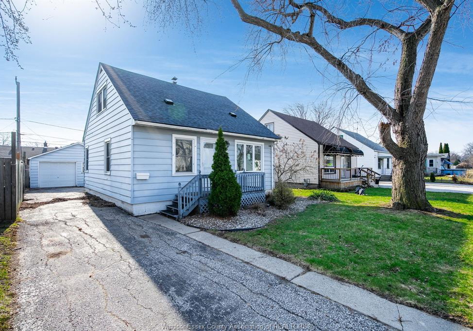 3759-whitney-windsor-ontario-26014849
