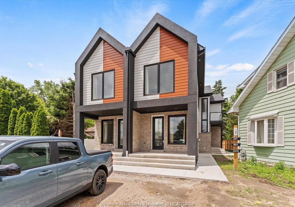 150-old-front-lasalle-ontario-26014860