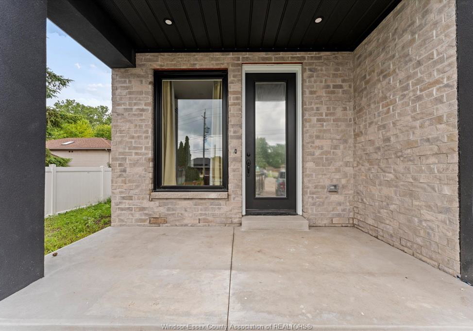 150-old-front-lasalle-ontario-26014864