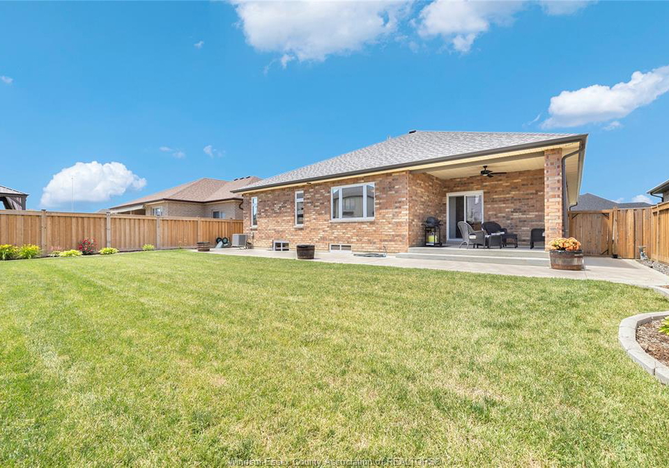 67-hilton-court-amherstburg-ontario-26014872