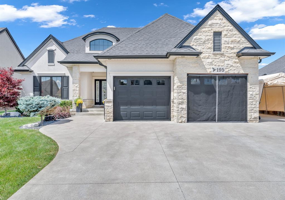 195-francis-crescent-belle-river-ontario-26014873