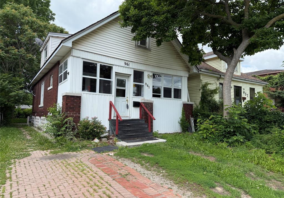 961-campbell-windsor-ontario-26014879