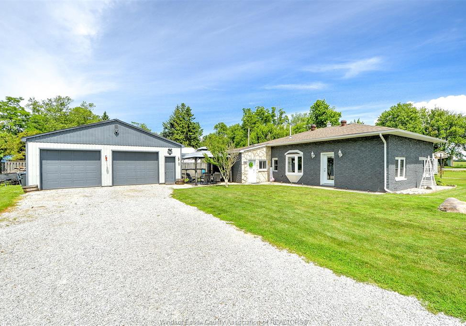 137-beverly-boulevard-colchester-ontario-26014880