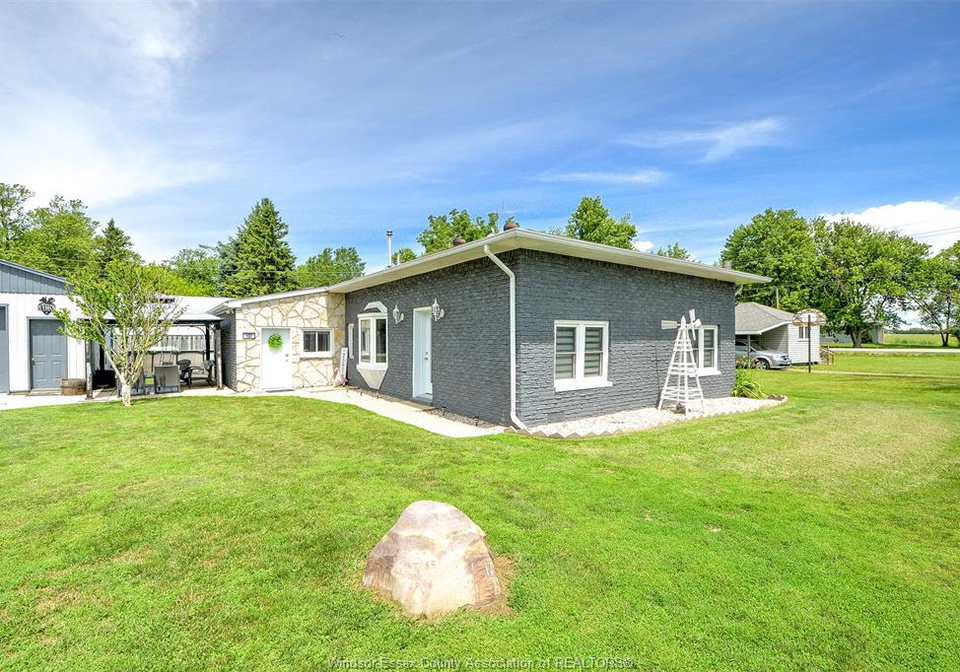 137-beverly-boulevard-colchester-ontario-26014880