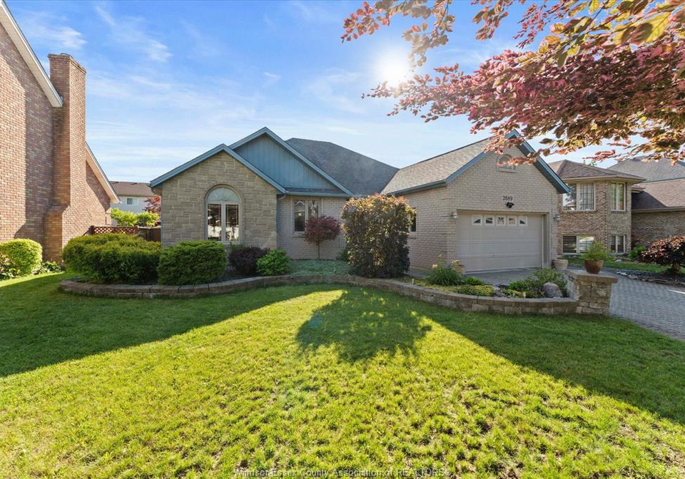 2689-buttery-street-windsor-ontario-26014886