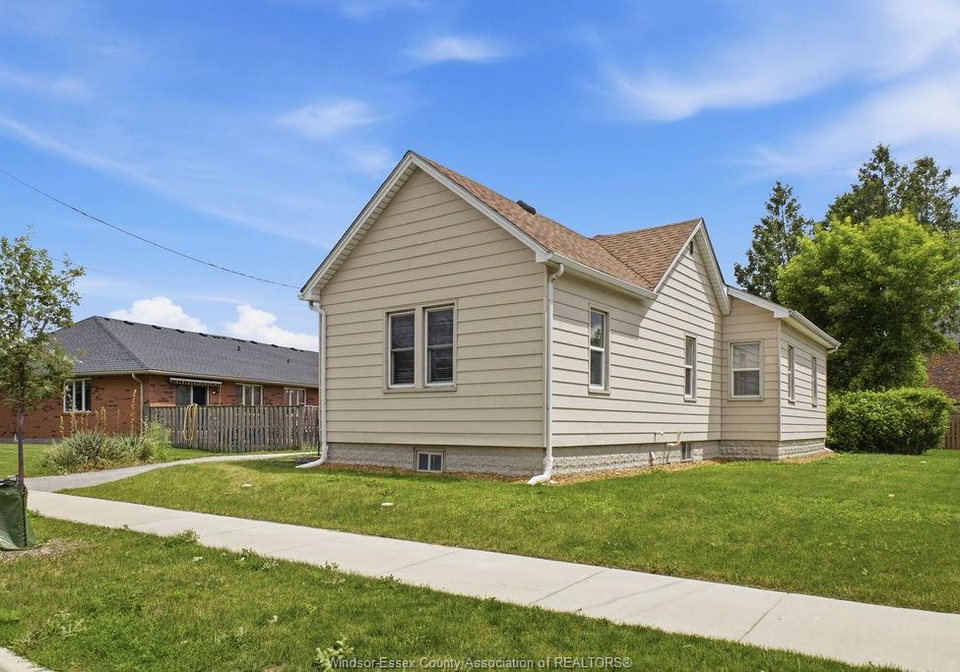 2265-cabana-windsor-ontario-26014890