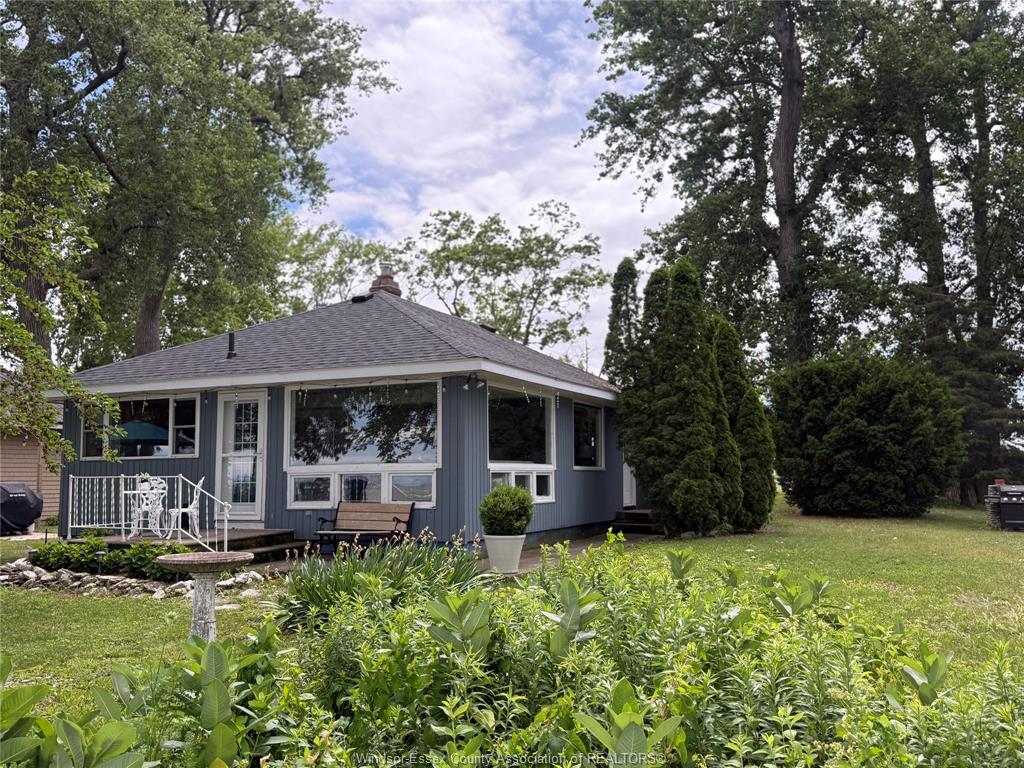 69-east-shore-road-pelee-island-ontario-26014909