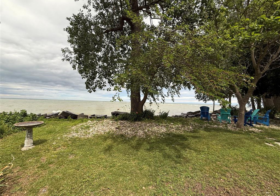 69-east-shore-road-pelee-island-ontario-26014909