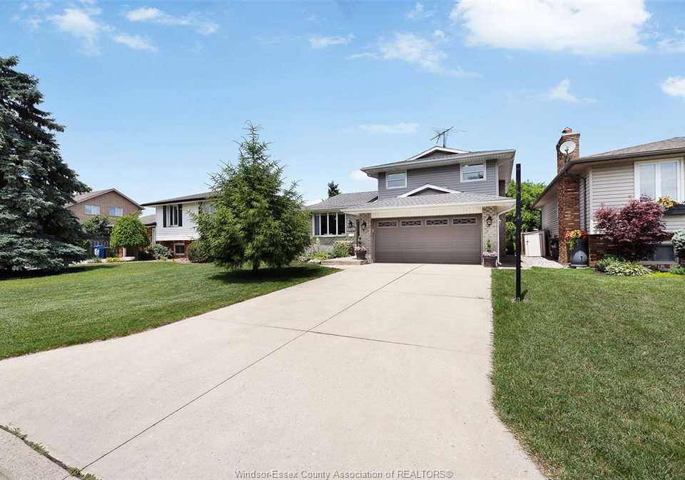 12070-baillargeon-tecumseh-ontario-26014961