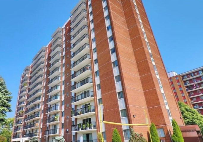8591-riverside-drive-windsor-ontario-26014973
