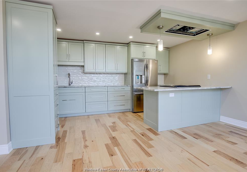 111-riverside-drive-east-windsor-ontario-26014974