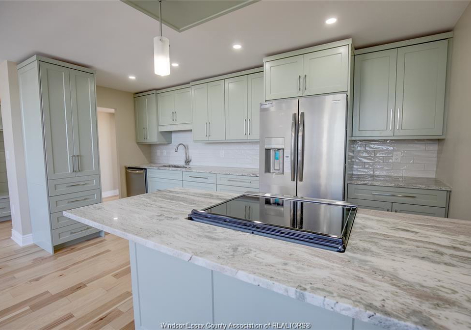 111-riverside-drive-east-windsor-ontario-26014974