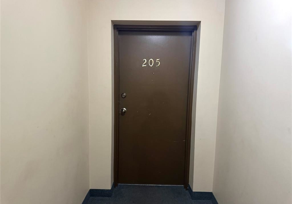 2035-university-avenue-west-windsor-ontario-26014980